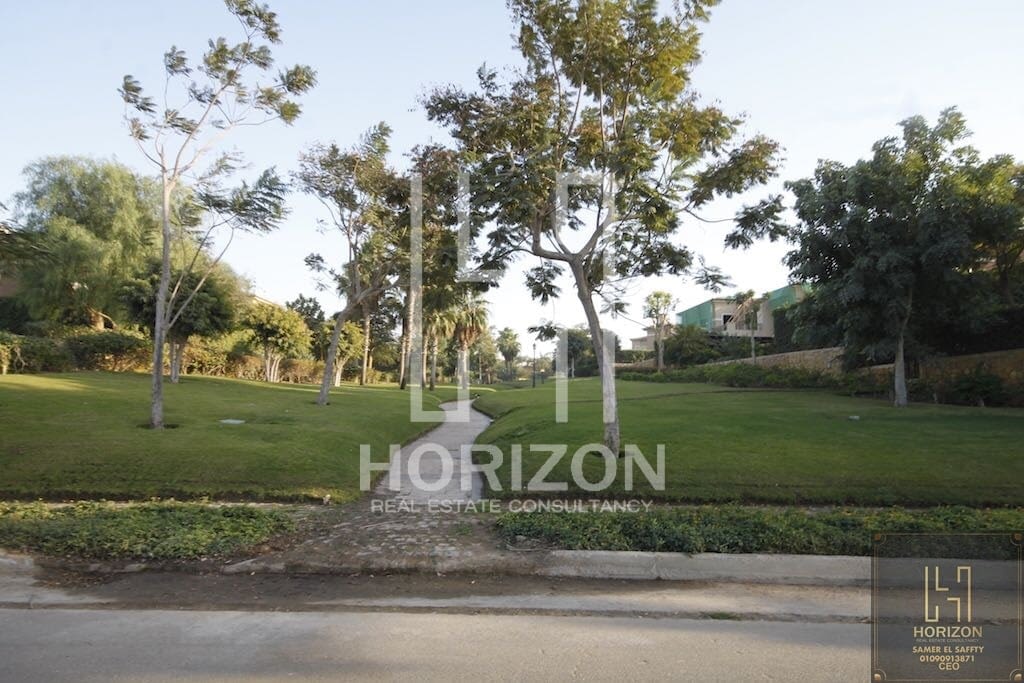 Luxury Resale Villa in Lake View Compound New Cairo