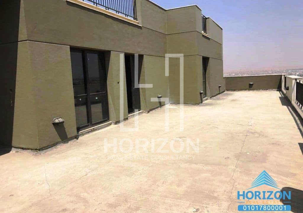 Pent house for sale in Eastown New Cairo
