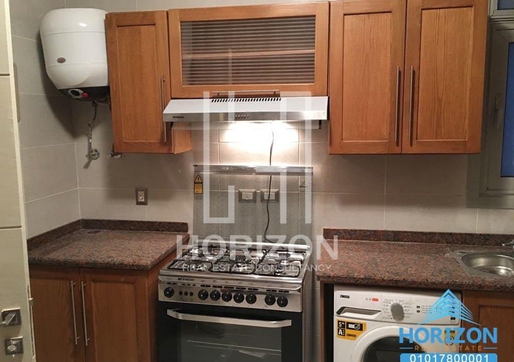 Pent house for rent in Village Gate Palm Hills