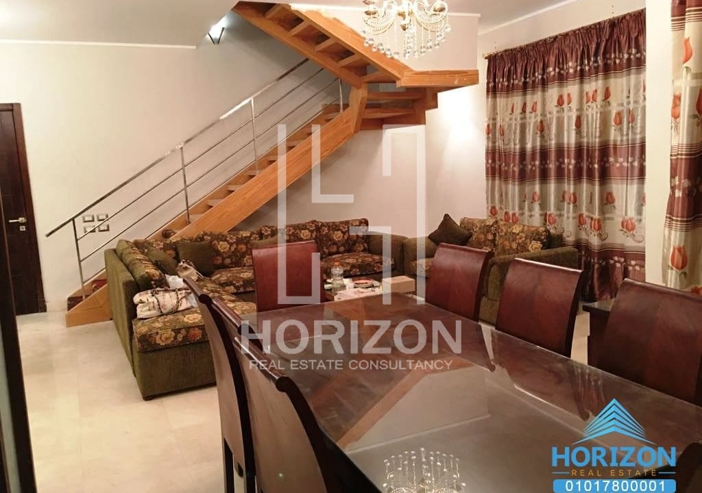 Pent house for rent in Village Gate Palm Hills