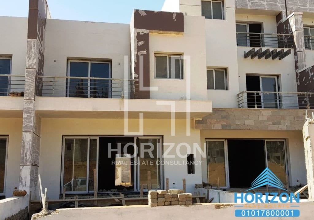 Town house Mazoneit in Hyde Park New Cairo