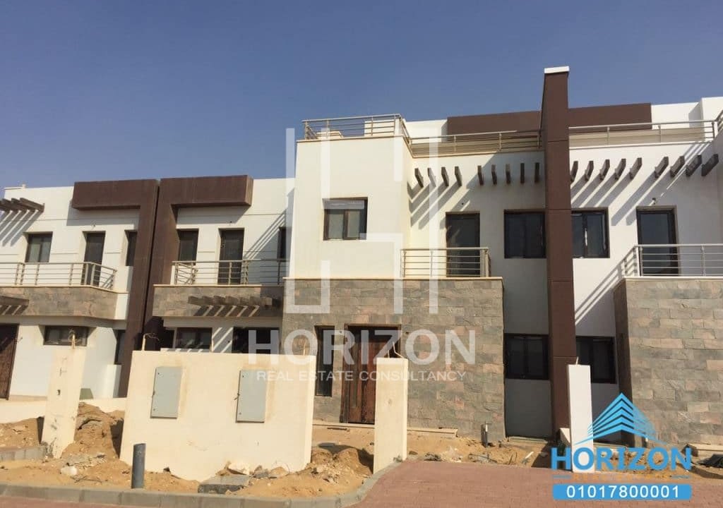 Town house Mazoneit in Hyde Park New Cairo