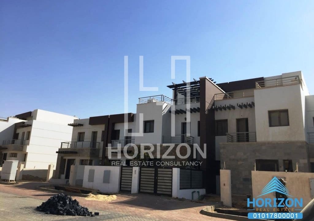 Town house Mazoneit in Hyde Park New Cairo