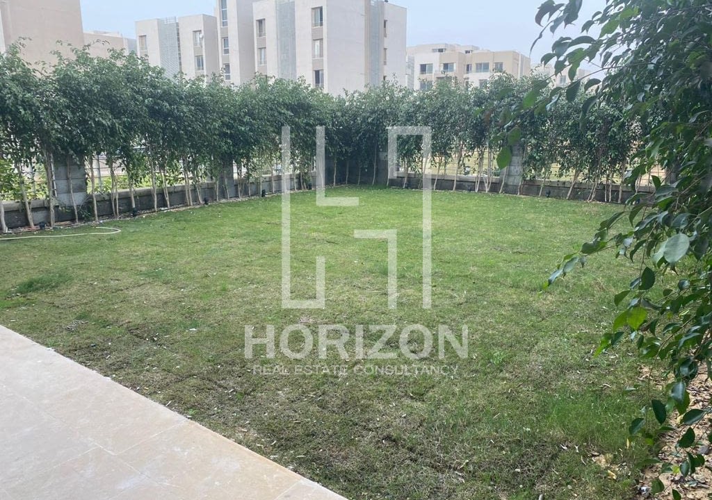 دوبلكس بحديقه للايجار مفروش في كمبوند فيلدج جاردن القطامية التجمع الخامس