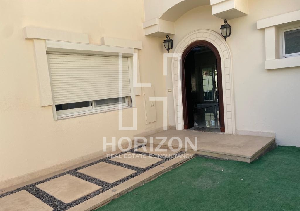 تاون هاوس للبيع فى كمبوند هايد بارك التجمع الخامس القاهرة الجديدة