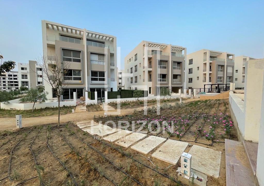 دوبلكس للبيع فى بارك كورنر كمبوند هايد بارك التجمع الخامس القاهرة الجديدة