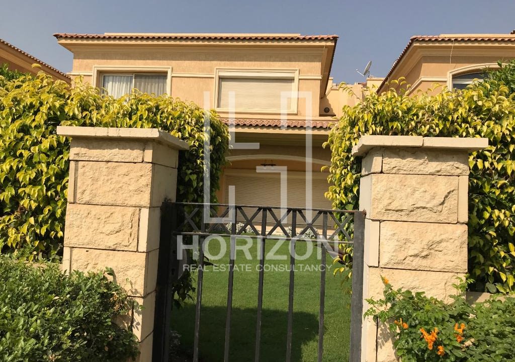 تاون هاوس للإيجار في كمبوند ستون بارك القاهرة الجديدة