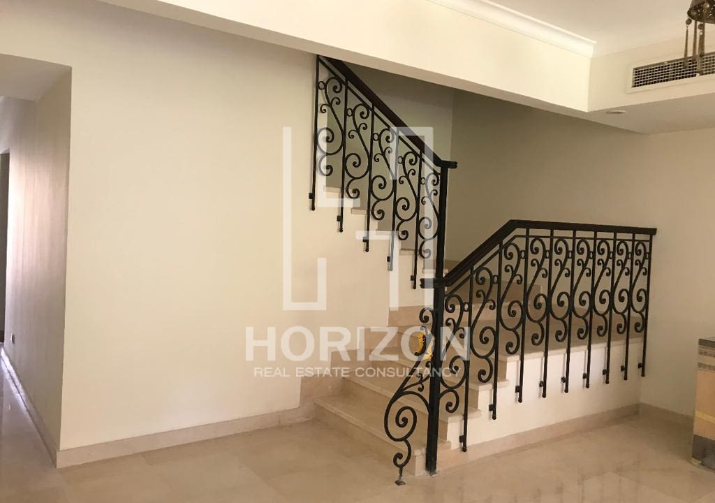 تاون هاوس للإيجار في كمبوند ستون بارك القاهرة الجديدة