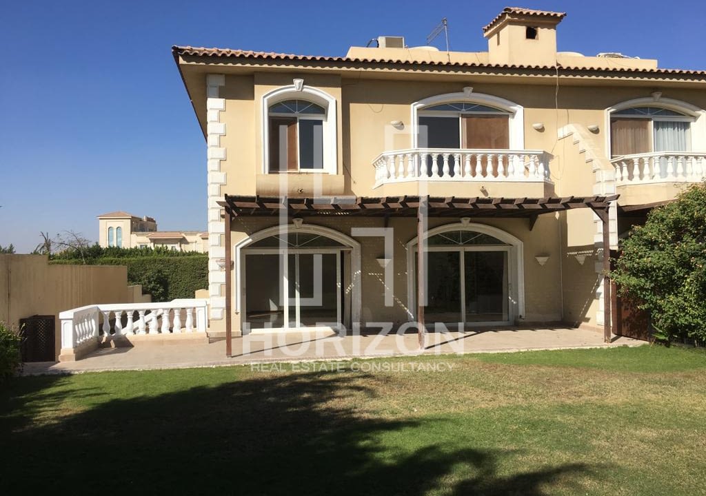 توين هاوس للإيجار فى كمبوند القطامية هايتس القاهرة الجديدة