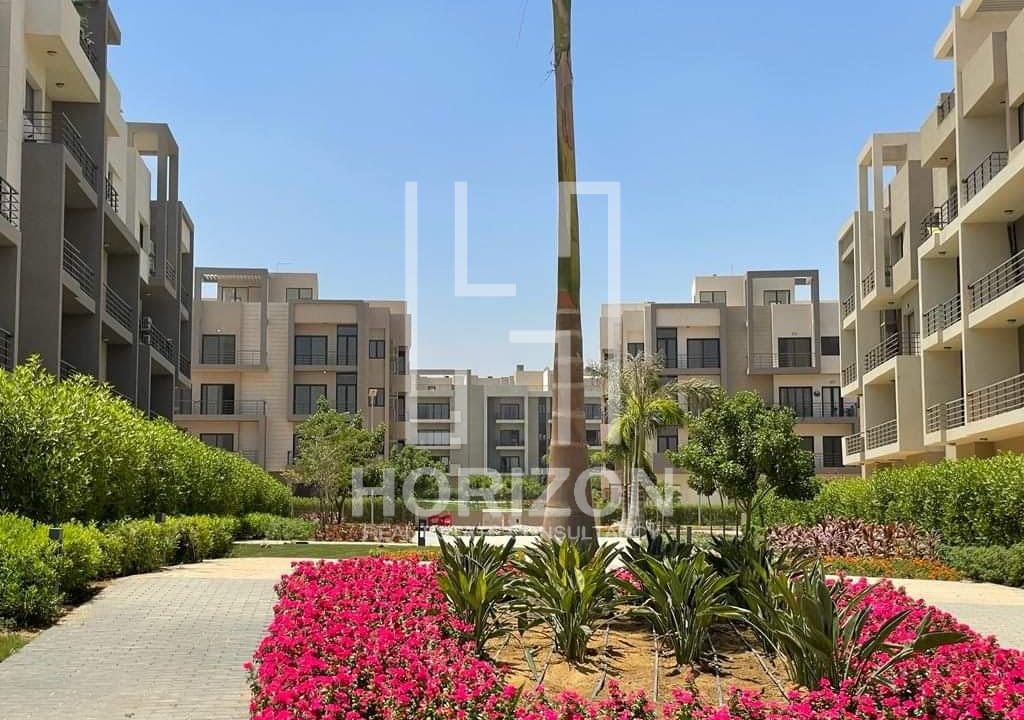 شقة للبيع فى كمبوند فيفث سكوير المراسم التجمع الخامس القاهرة الجديدة