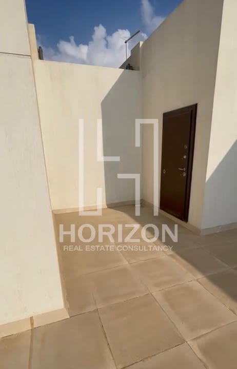 Penthouse for rent in Fifth Square AlMarasem New Cairo  (3)