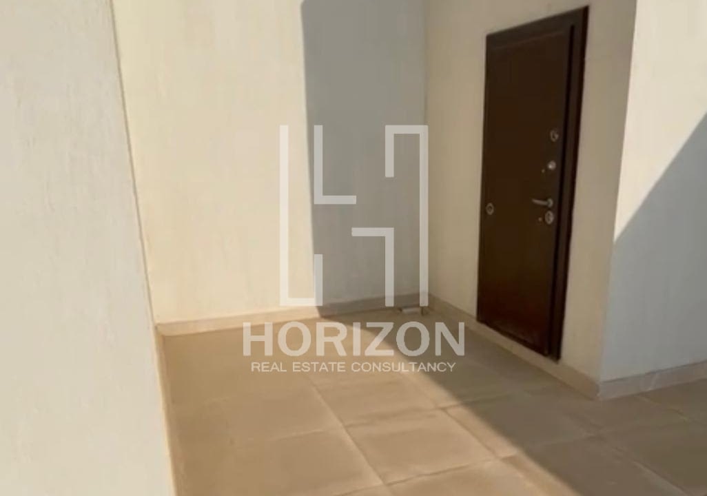 بنتهاوس رووف للإيجار فى كمبوند فيفث سكويرالمراسم القاهرة الجديدة