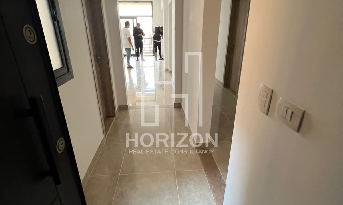 بنتهاوس للبيع فى كمبوند فيفث سكوير المراسم التجمع الخامس القاهرة الجديدة