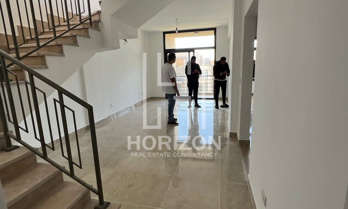 بنتهاوس للبيع فى كمبوند فيفث سكوير المراسم التجمع الخامس القاهرة الجديدة