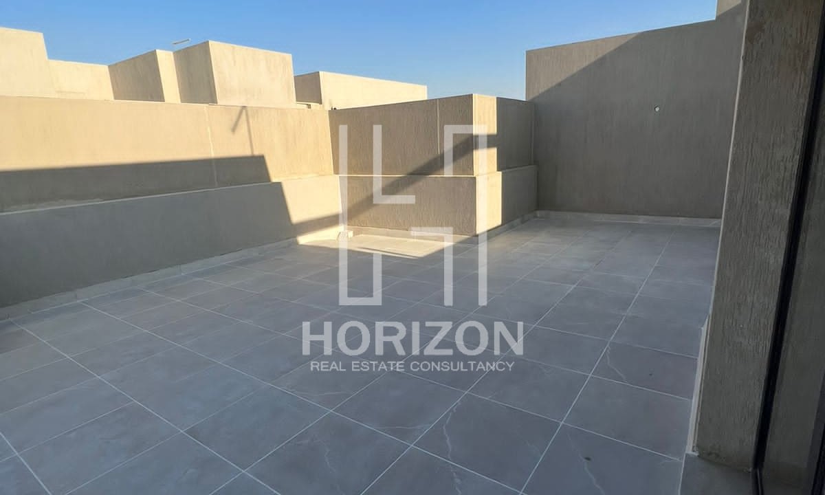 بنتهاوس للبيع فى كمبوند فيفث سكوير المراسم التجمع الخامس القاهرة الجديدة