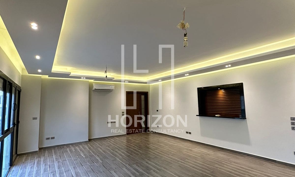 شقة للإيجار في كمبوند فيليت سكاي كوندوز القاهرة الجديدة