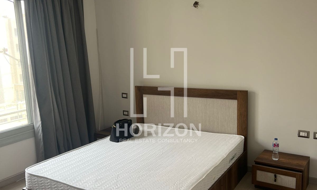 شقة للإيجار فى كمبوند فيلدج جيت بالم هيلز القاهرة الجديدة