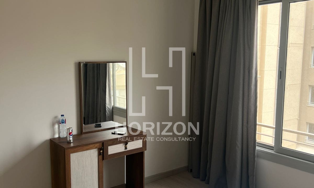 شقة للإيجار فى كمبوند فيلدج جيت بالم هيلز القاهرة الجديدة