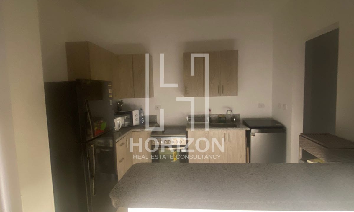 شقة بحديقة للإيجار فى كمبوند فيفث سكوير المراسم القاهرة الجديدة