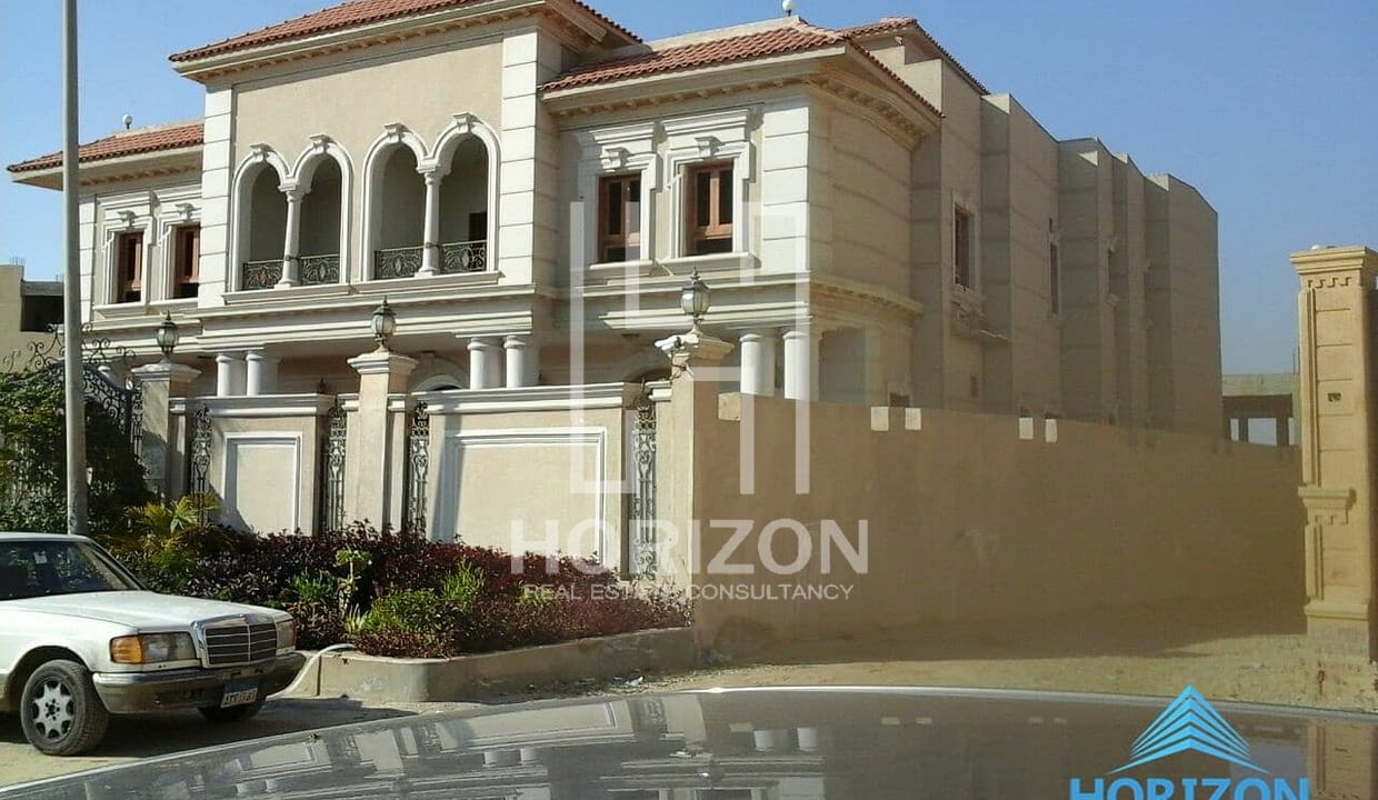 Corner apartment for sale in East Academy New Cairo