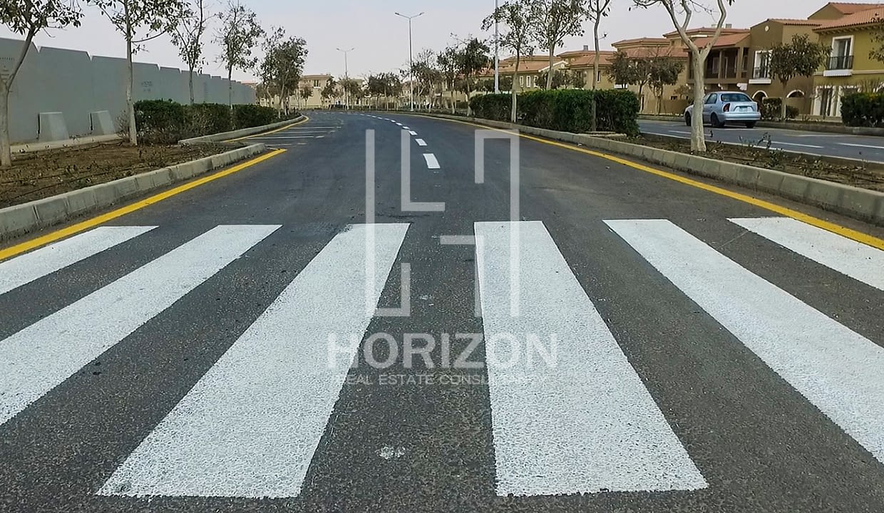 Duplex For Sale in Compound Hyde Park New Cairo