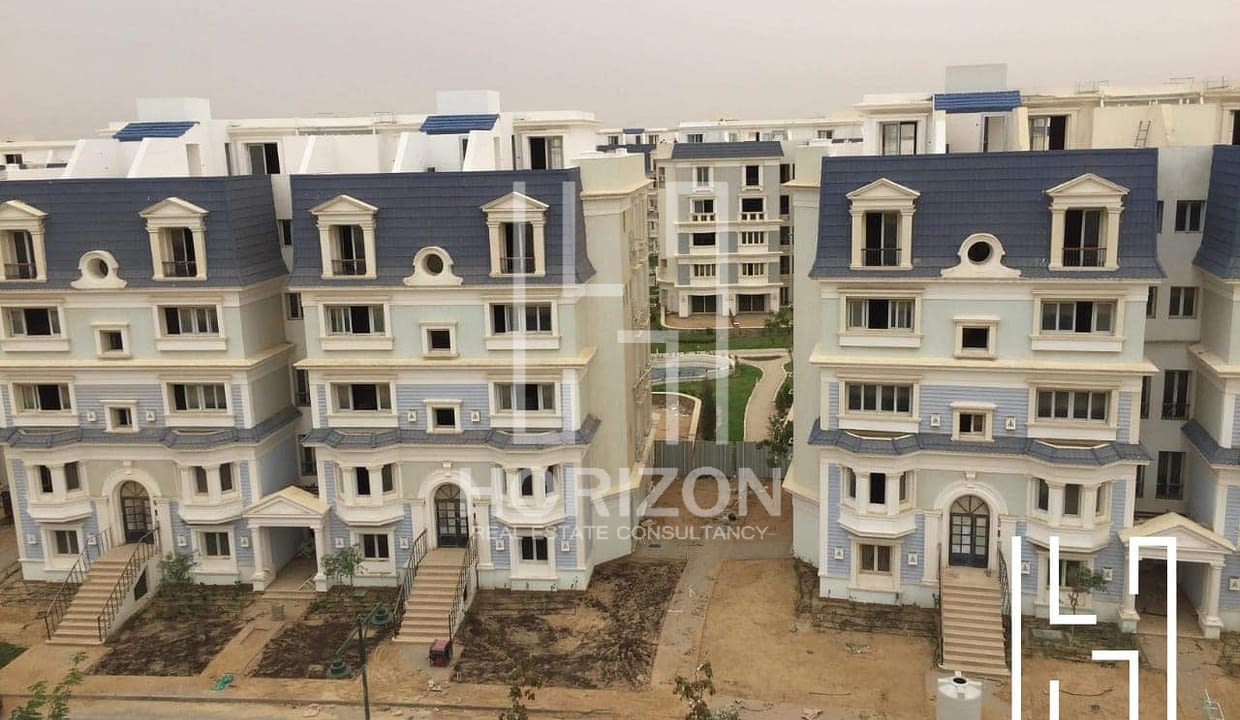 Pent house for sale in Mountain View Hyde Park New Cairo