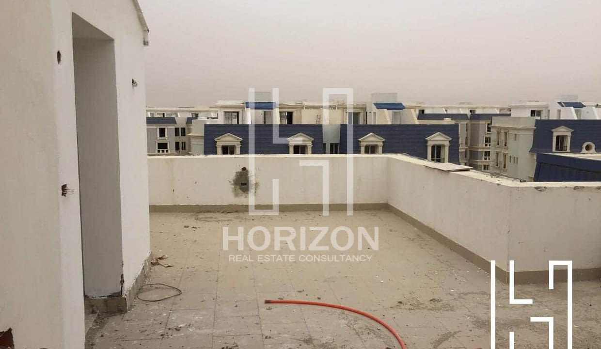 Pent house for sale in Mountain View Hyde Park New Cairo