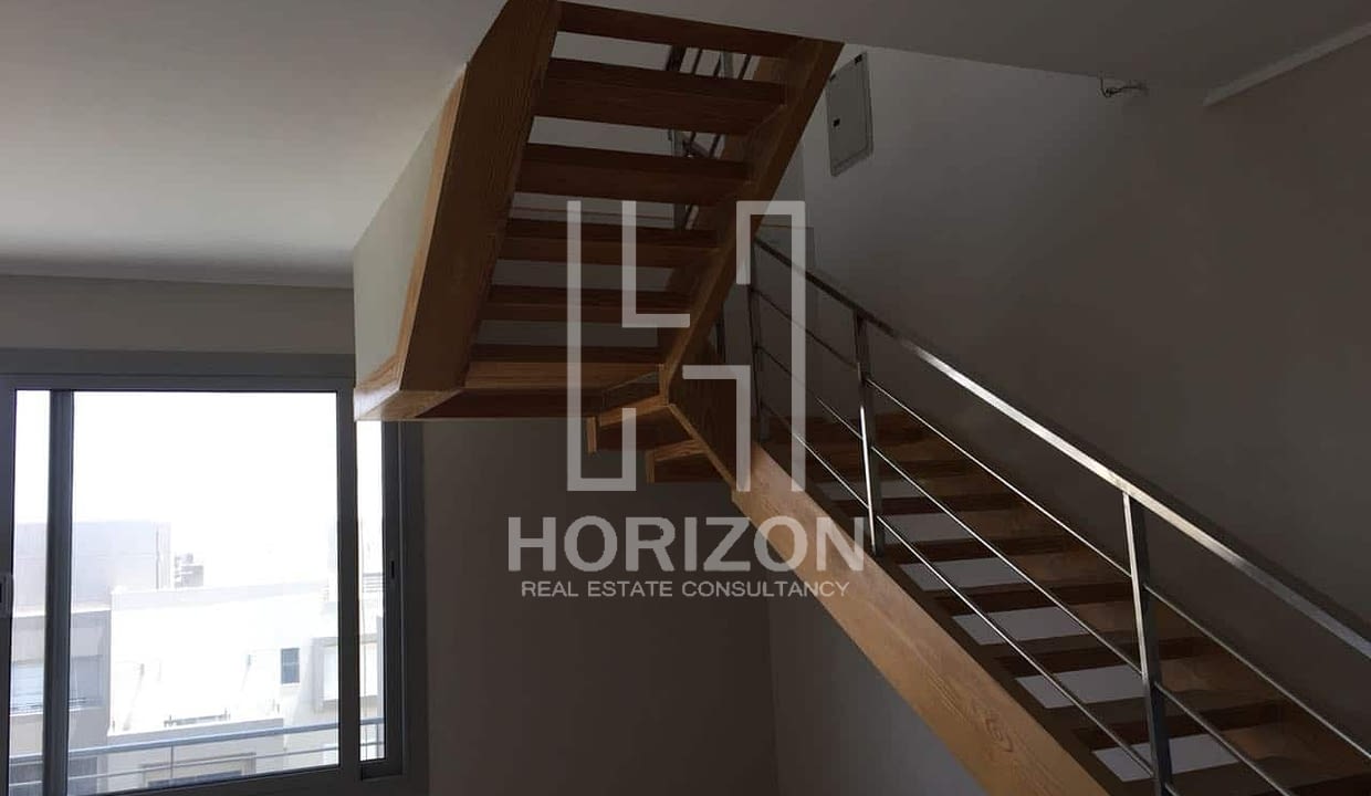 Pent house for sale in Village Gate Palm Hills New Cairo