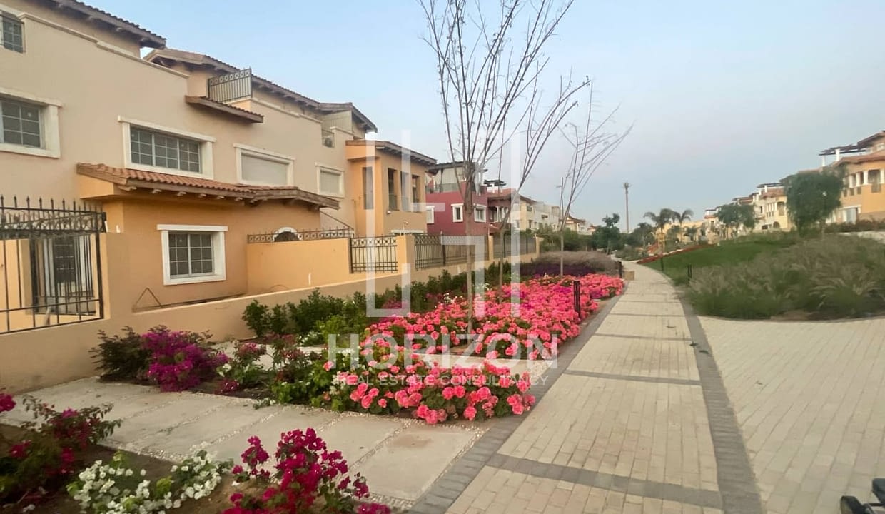Townhouse for Sale in Hyde Park Compound, New Cairo