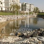 Apartment Lagoon view in Mountain View Hyde Park