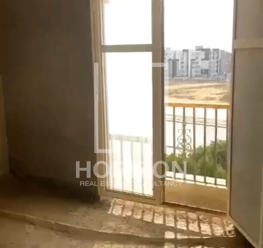 Studio for sale in Compound Hyde Park New Cairo