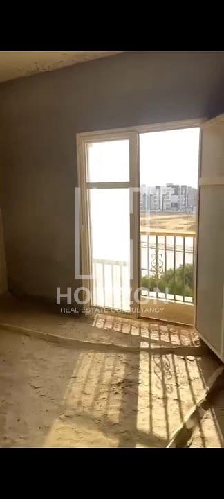 Studio for sale in Compound Hyde Park New Cairo