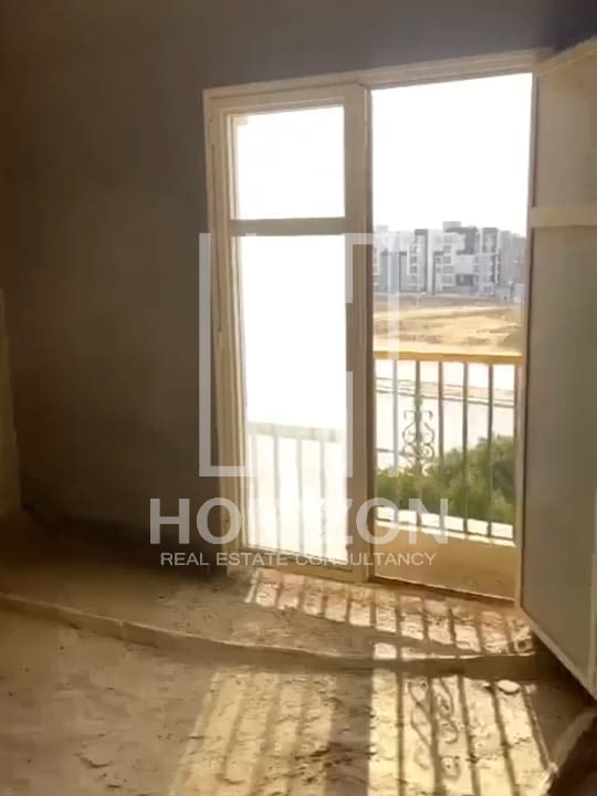 Studio for sale in Compound Hyde Park New Cairo