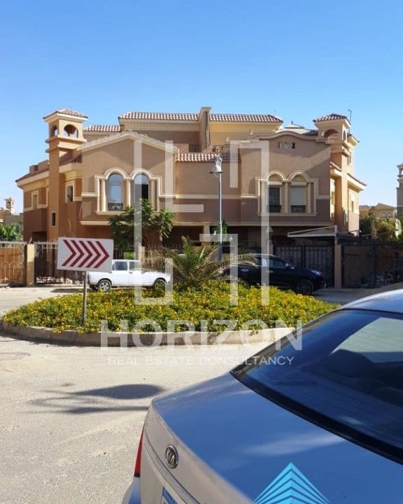 Twin house with swimming pool in Les Rois New Cairo