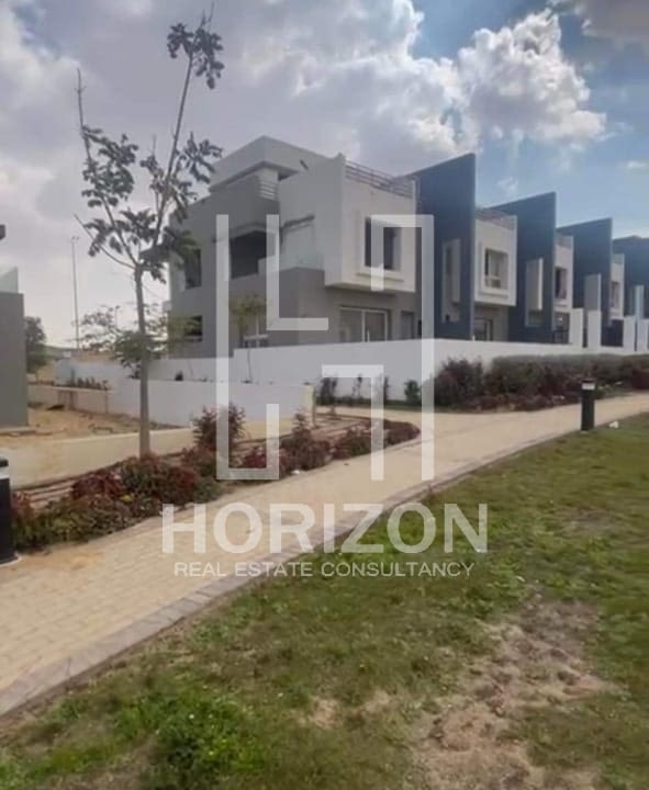 تاون هاوس للبيع فى هايد بارك التجمع الخامس القاهرة الجديدة