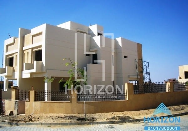 Town house middle for sale in Layan compound New Cairo