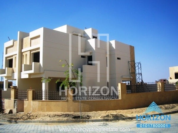 Town house middle for sale in Layan compound New Cairo