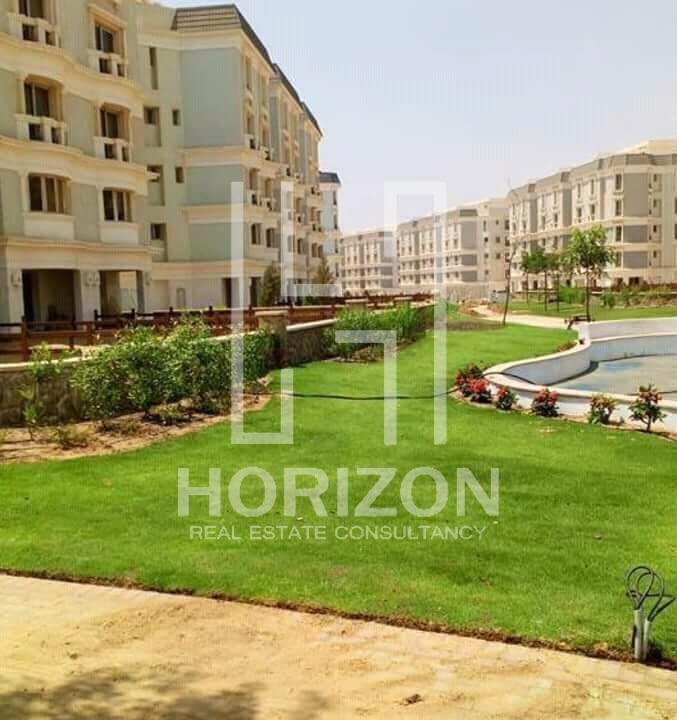 I Villa roof corner in Mountain View Hyde Park