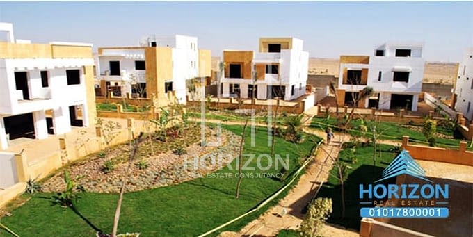 Town house middle for sale in Layan New Cairo