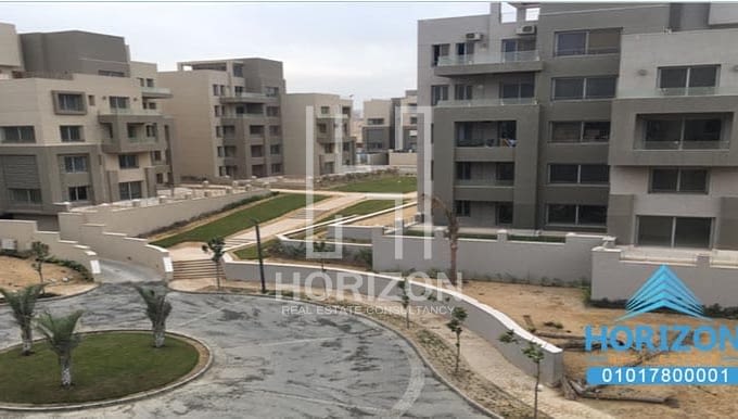 Studio semi furnished in Village Gate for rent