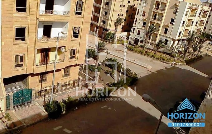 Apartment with roof in El Mostasmreen El Ganobia New Cairo