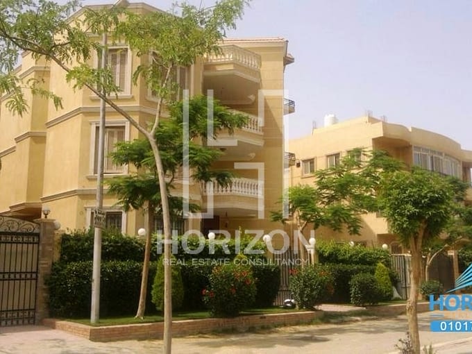 Ground floor for rent in Third district New Cairo