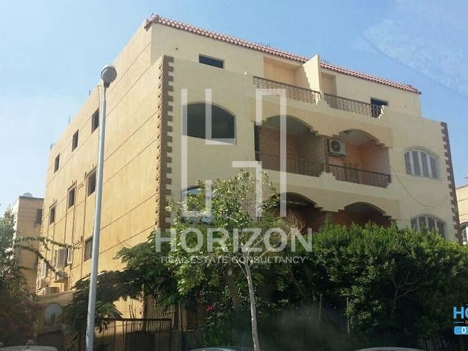 Corner roof for sale in Third district 5 Settlement