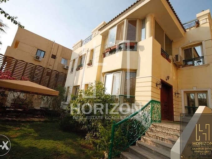 Villa for Resale in Ganoob El Acadimia New Cairo,