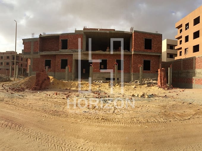 Half Villa corner in El Koronfel New Cairo