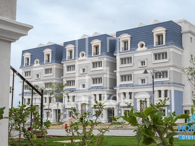 Apartment corner in Mountain View Hyde Park New Cairo