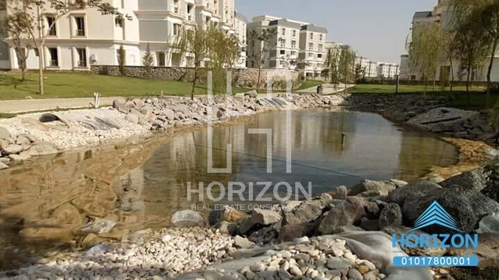 Apartment Lagoon view in Mountain View Hyde Park