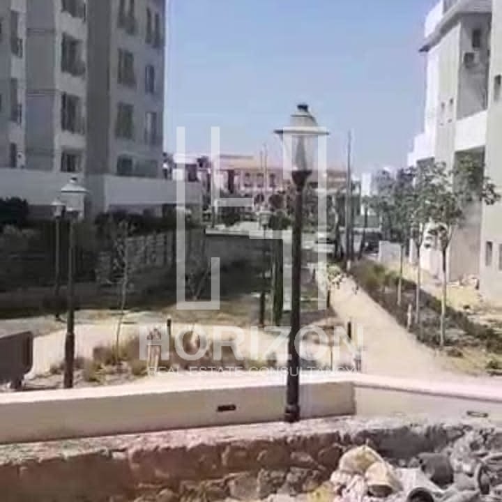 دوبلكس بجاردن في كمبوند هايد بارك القاهرة الجديدة