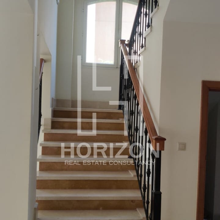 فيلا مستقلة للايجار في كمبوند ميفيدا القاهرة الجديدة