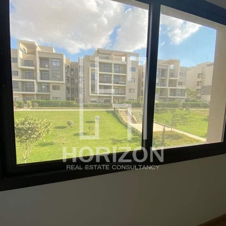 شقة للبيع فى كمبوند فيفث سكوير المراسم التجمع الخامس القاهرة الجديدة